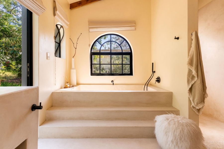 6 Bedroom Property for Sale in Hout Bay Western Cape